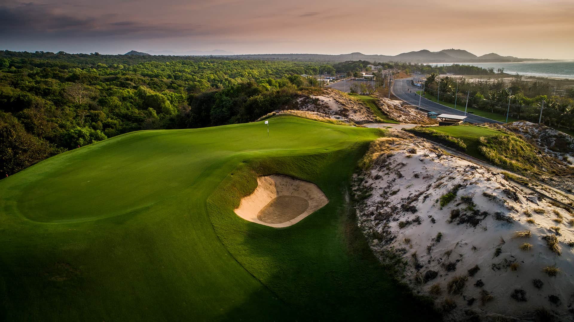 Sân golf The Bluffs Hồ Tràm 3 Sân golf Hồ Tràm